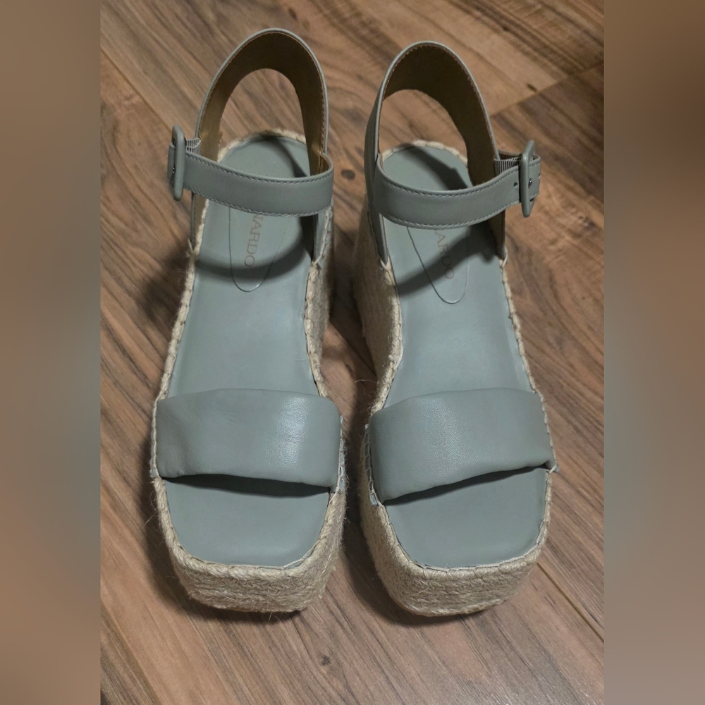 Bernado Platform Sandals Size 7